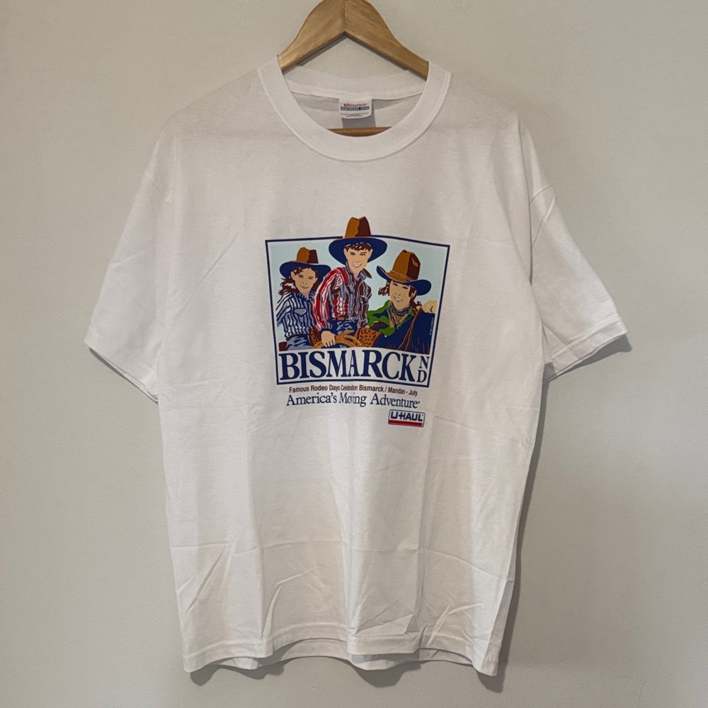 Vintage Bismarcks North Dakota U-Haul T-Shirt / Large